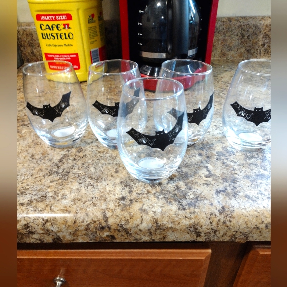 Set of 5 celebrate! Bat embossed glasses.